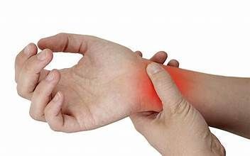 Cách điều trị nào chữa đau ống cổ tay do ngồi máy tính với tần suất nhiều?